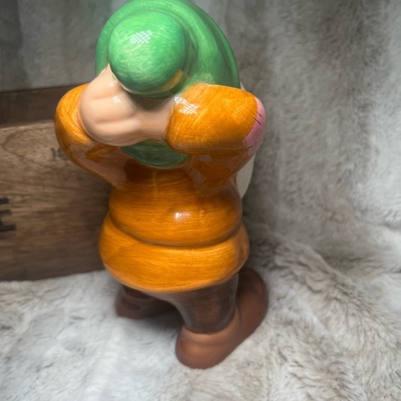Disney Bashful Dwarf Snow White Ceramic Figurine Figure Green Hat Vintage - Picture 8 of 11